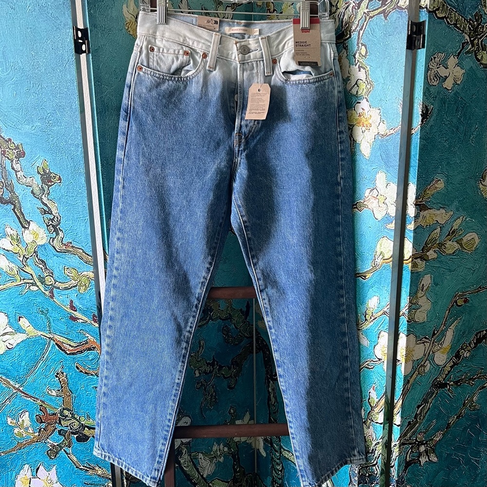 Levi’s Blue Ombre Wedgie Straight High Rise